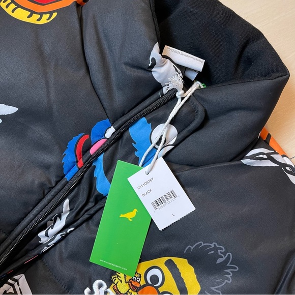 💙 NWT Staple Pigeon Sesame Street Crew puffer Jacket Unisex - Picture 10 of 12
